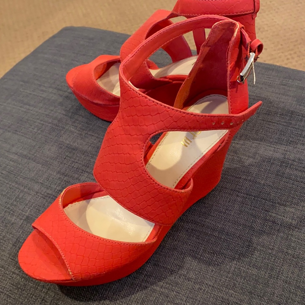 Wedge heels